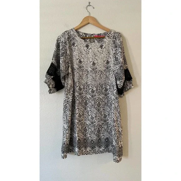 Pinkyotto Size S Black White Floral Damask Shift Dress Lace Trim Kimono Sleeve - Picture 2 of 8